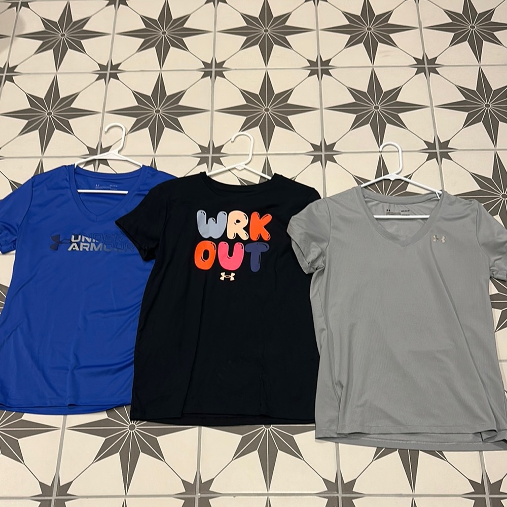 Under Armour woman’s Blue, Black, and Gray short sleeve tunic top tees